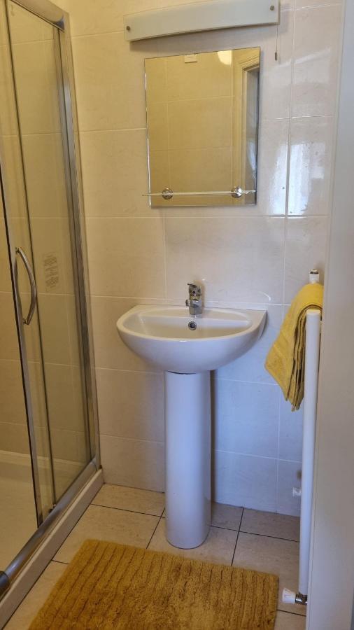 2 Bedroomed Ground Floor Apartment 肯梅尔 外观 照片