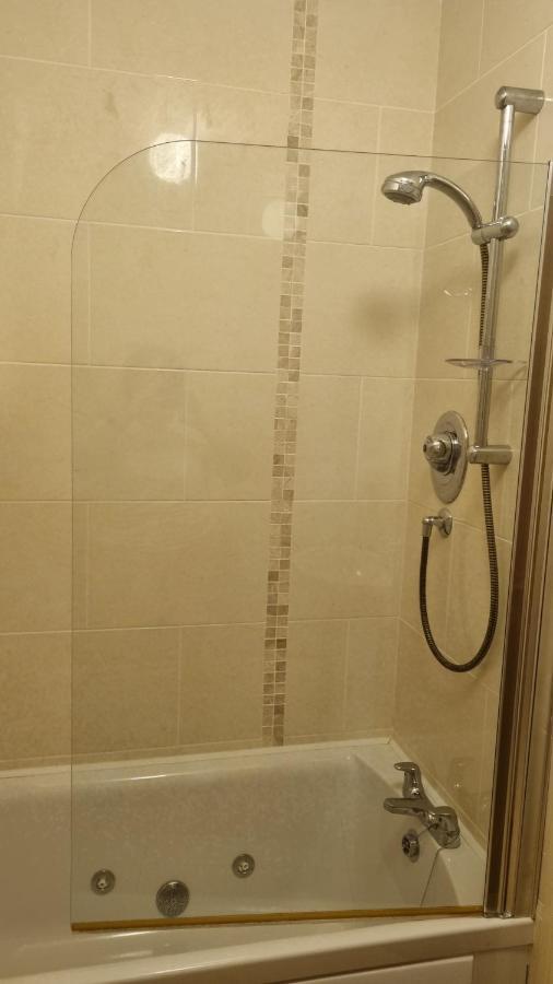 2 Bedroomed Ground Floor Apartment 肯梅尔 外观 照片